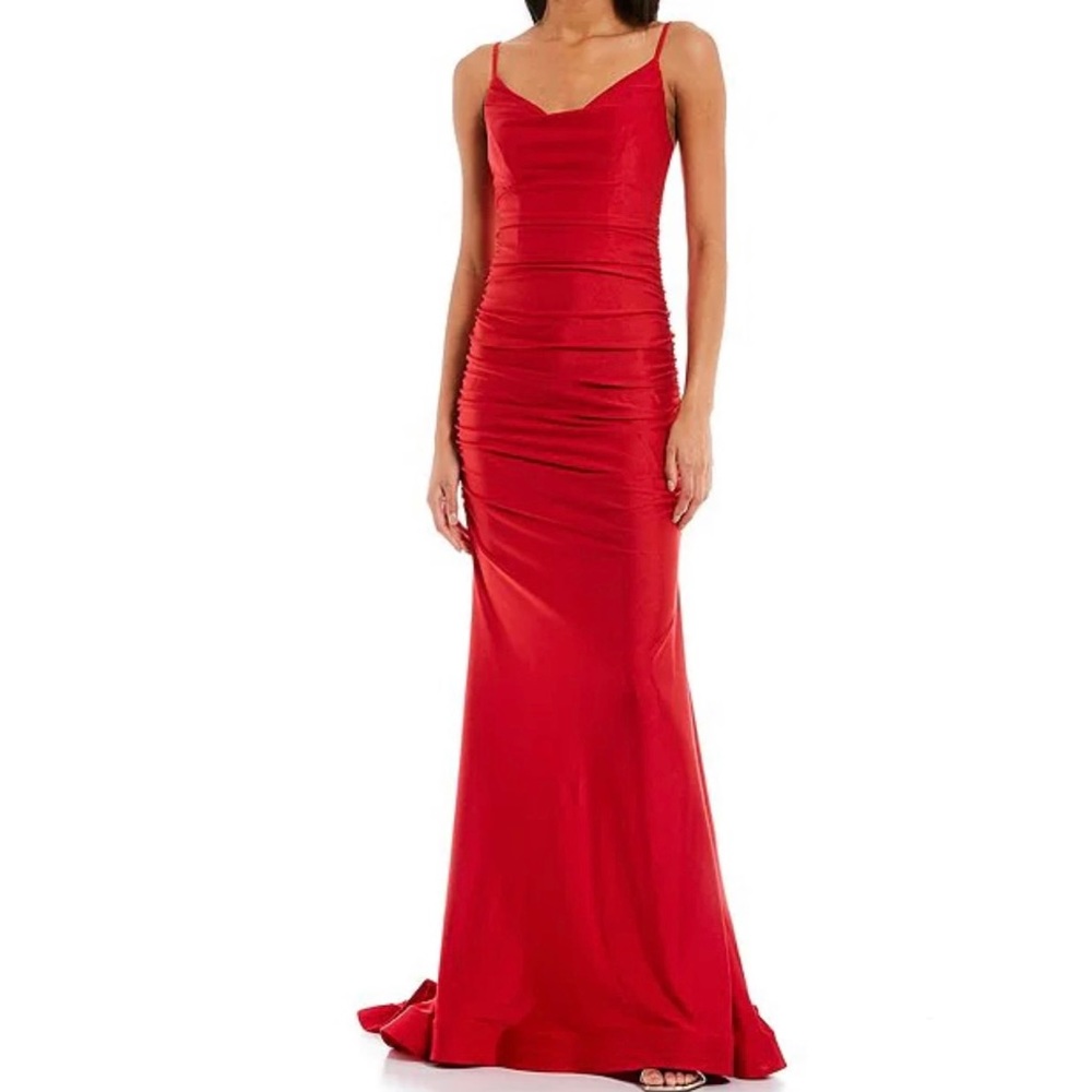 B Darlin prom dress worn once-bra paddingCUT OUT two holes(not noticeable worn)